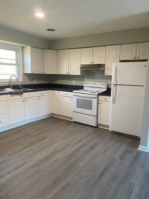 402B W Main St - Photo 3 of 11