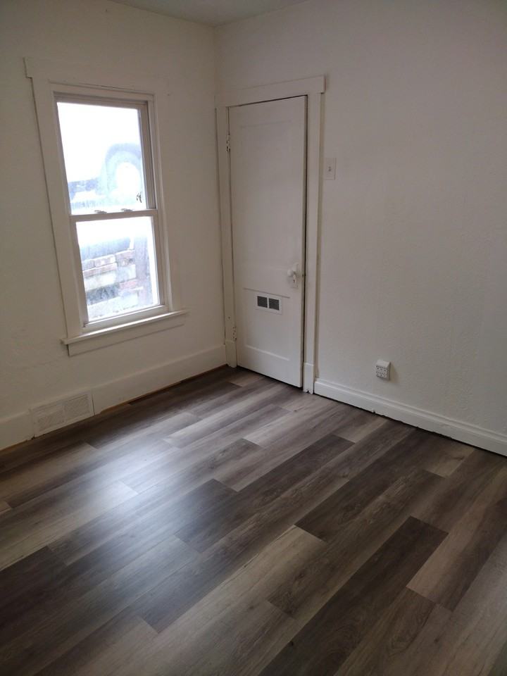 521 Line Street - Photo 7 of 10