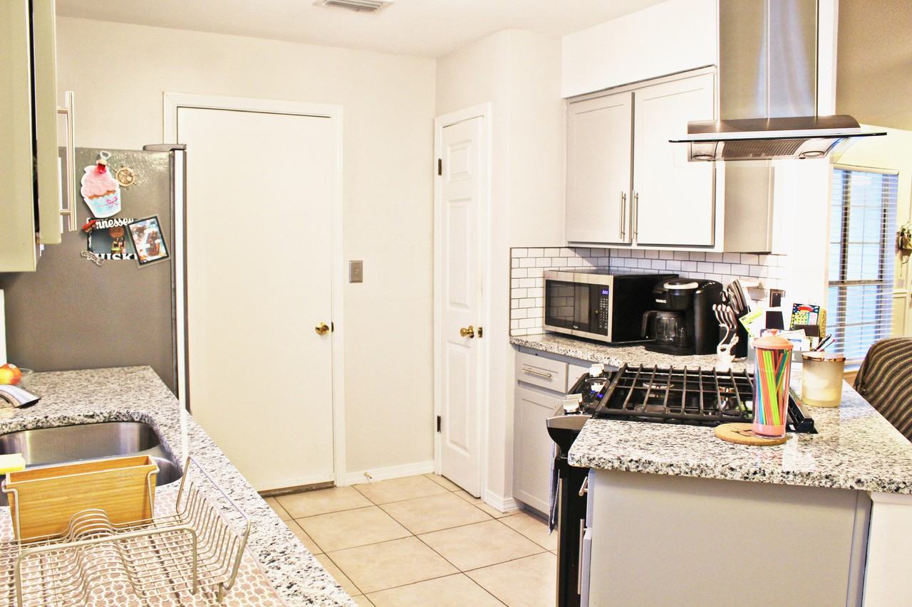 159 Meadowbrook Ct #1 - Photo 5 of 13