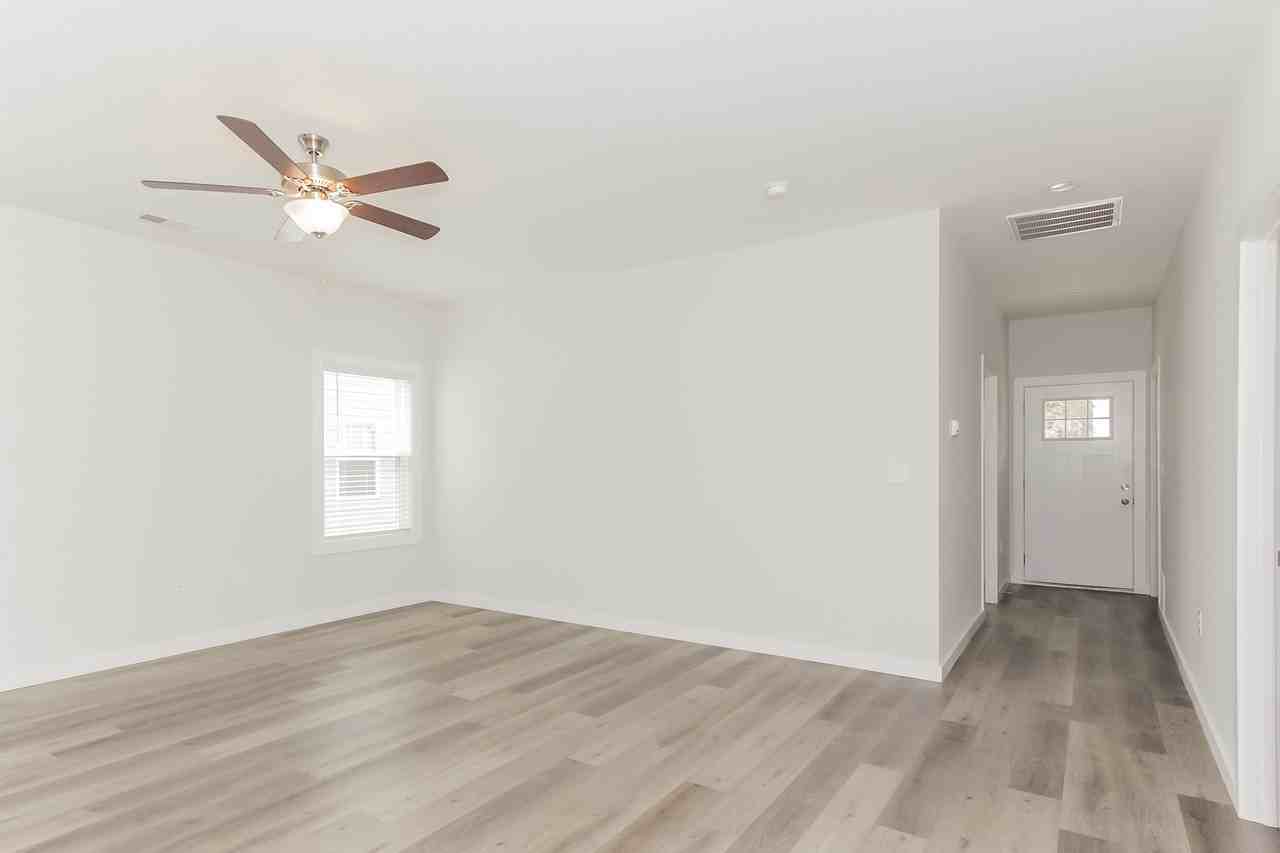 205 E Washington Ave - Photo 2 of 12