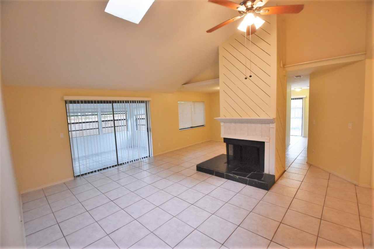 806 Buckie Dr - Photo 2 of 12