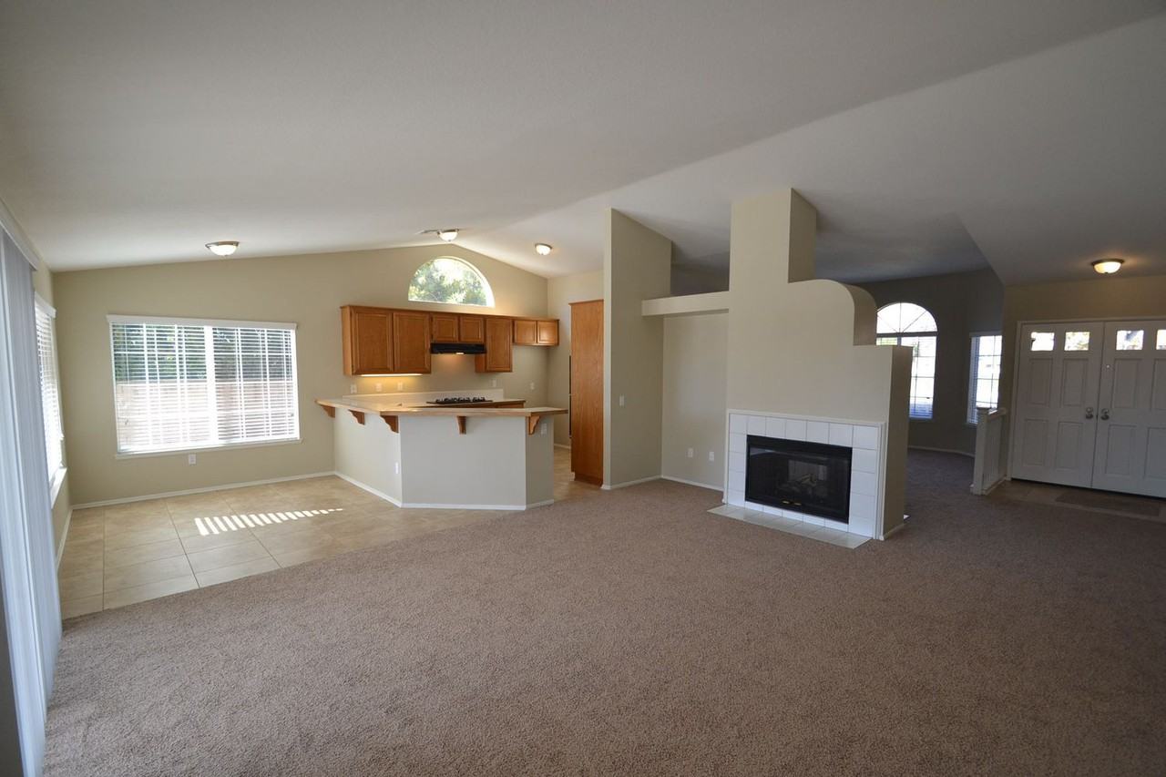 3585 Ponderosa Ave - Photo 2 of 6