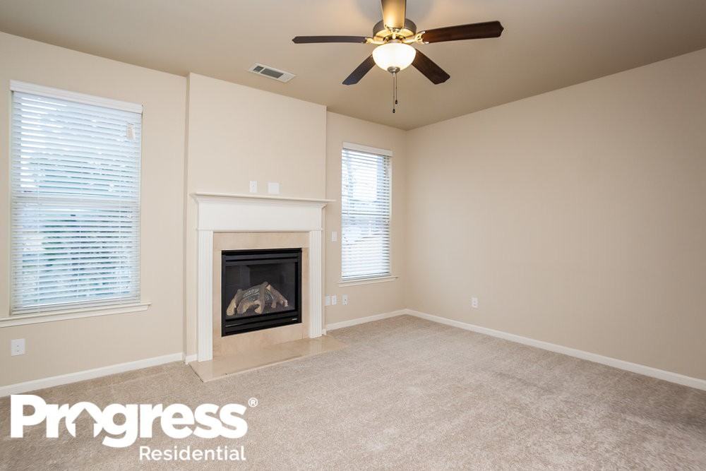 5040 Manning Dr - Photo 2 of 15