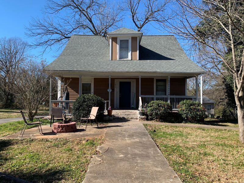 1032 Attic Bedroom In A House Near Uptown Charlotte #Wifi - Photo 2 of 12