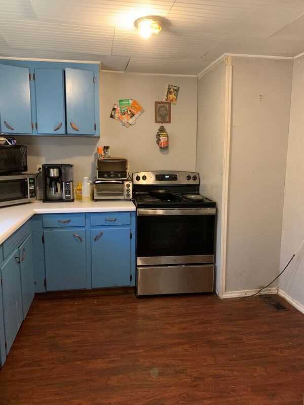 1032 Attic Bedroom In A House Near Uptown Charlotte #Wifi - Photo 4 of 12