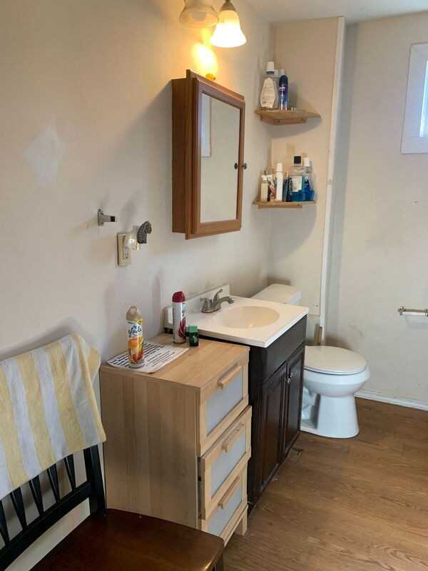 1032 Attic Bedroom In A House Near Uptown Charlotte #Wifi - Photo 5 of 12