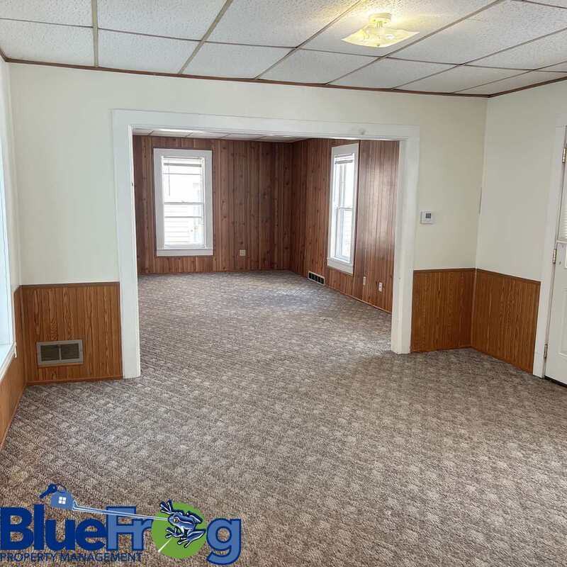 207 207/209 West Hancock Street - Photo 3 of 9