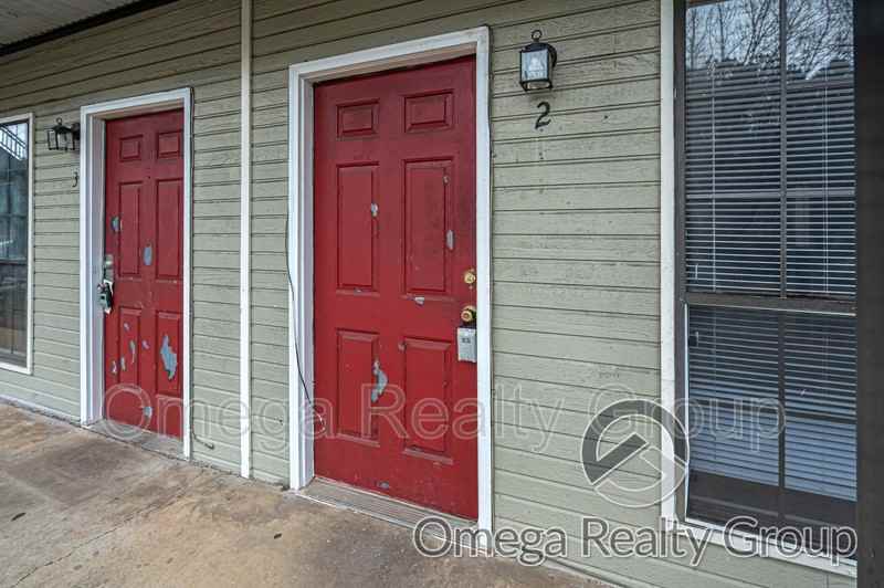 1811 Carson Rd #2 - Photo 2 of 26