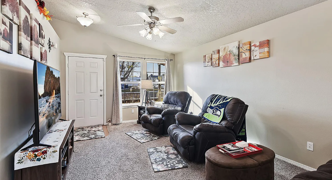 928 Aspen Grove St #1 - Photo 2 of 10