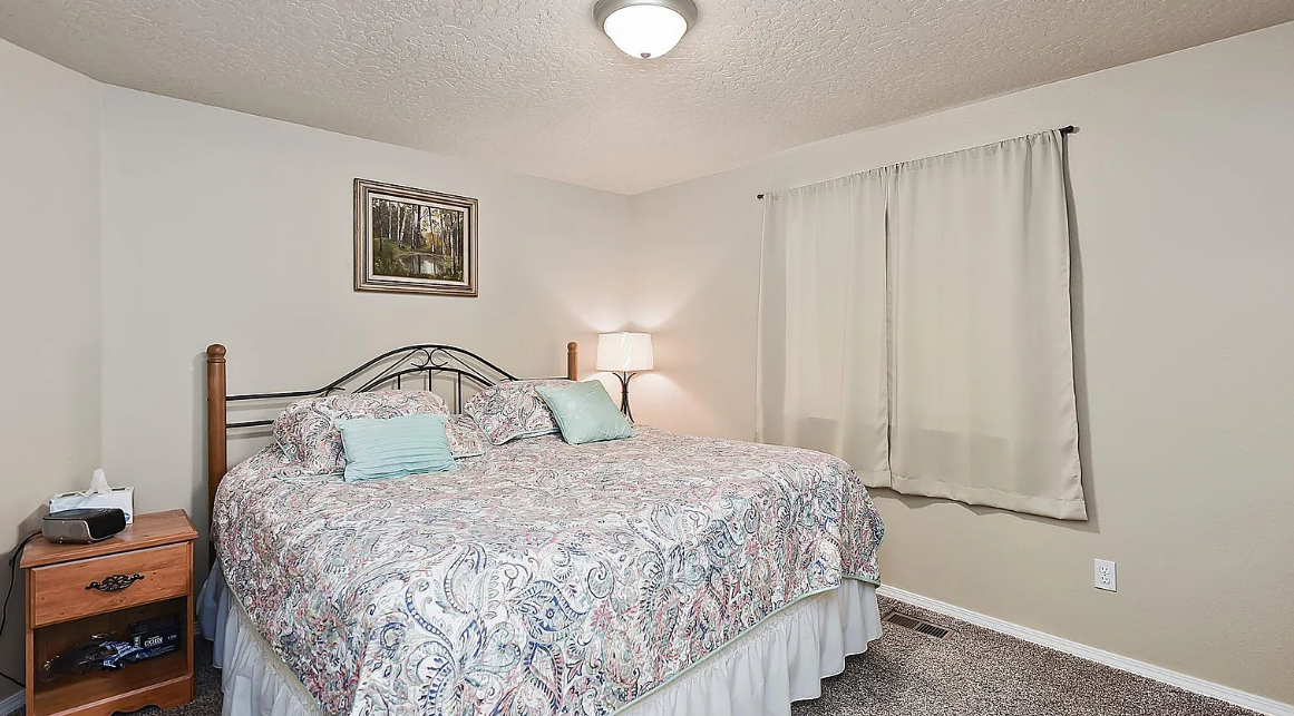 928 Aspen Grove St #1 - Photo 4 of 10