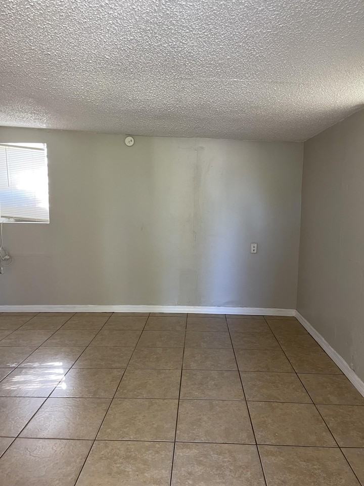 1540 Billie Street #1540B - Photo 2 of 6