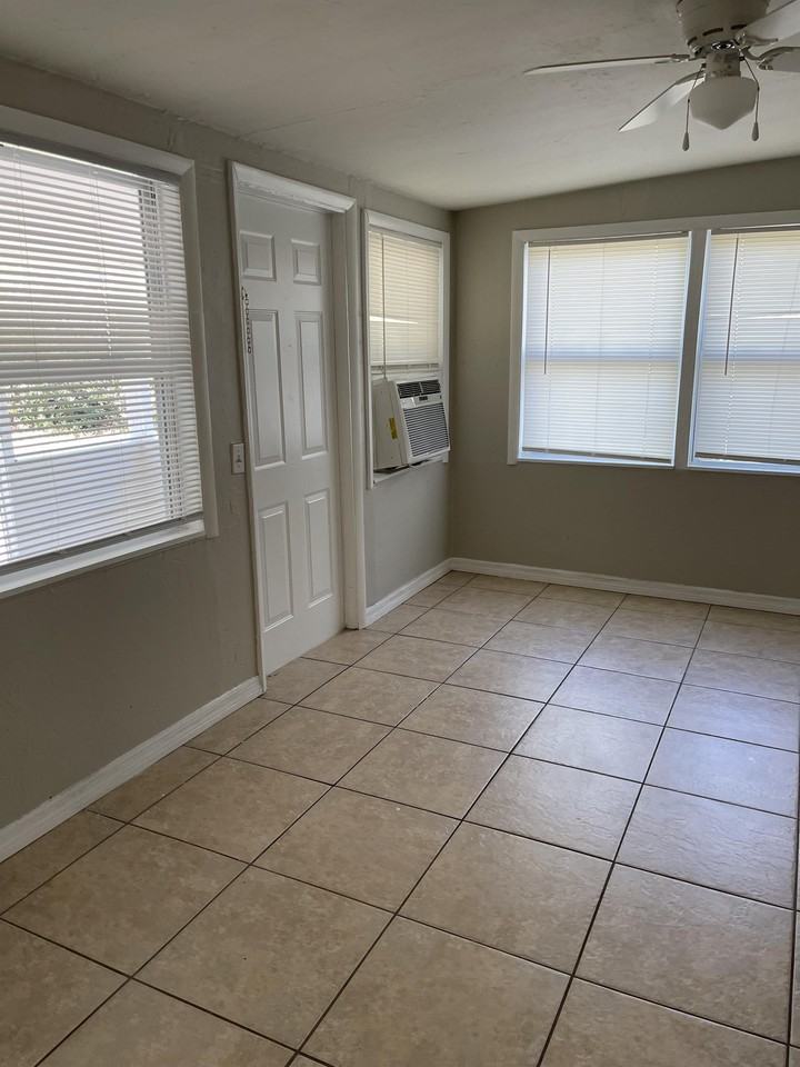 1540 Billie Street #1540B - Photo 4 of 6