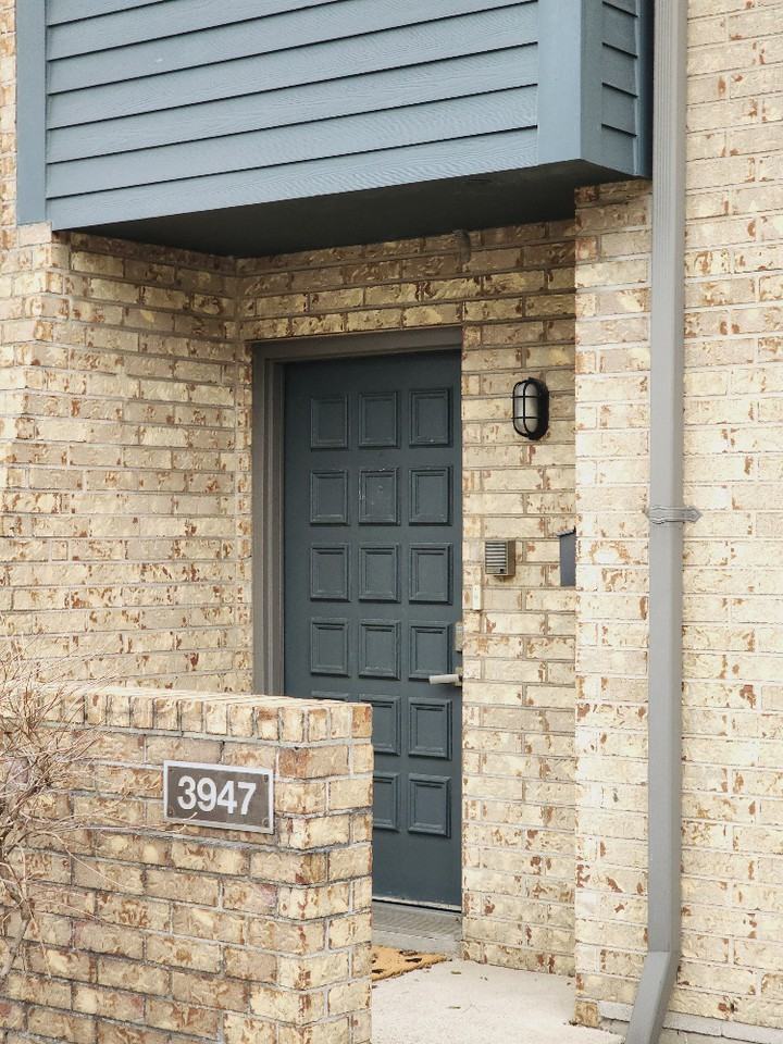 3947 Riverside Drive Apartments 3947 Riverside Dr E, Windsor, ON N8Y