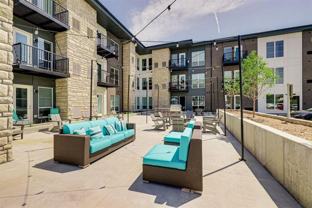 7 W Travelers Trl - Photo 1 of 1