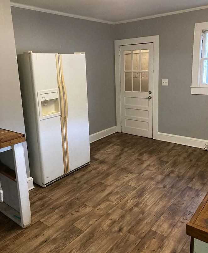 202 Church St - Photo 2 of 10