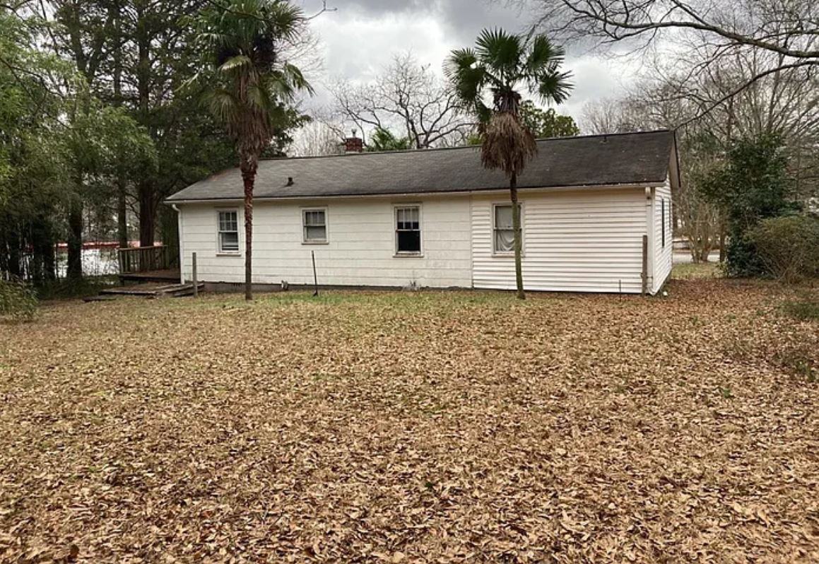 202 Church St - Photo 3 of 10