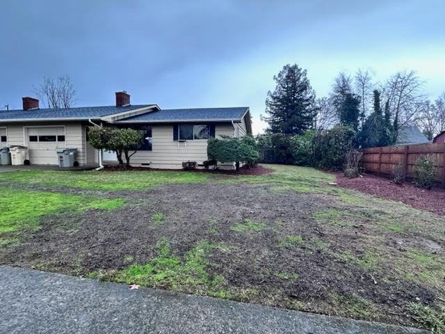 364 Sw Maple St - Photo 3 of 26