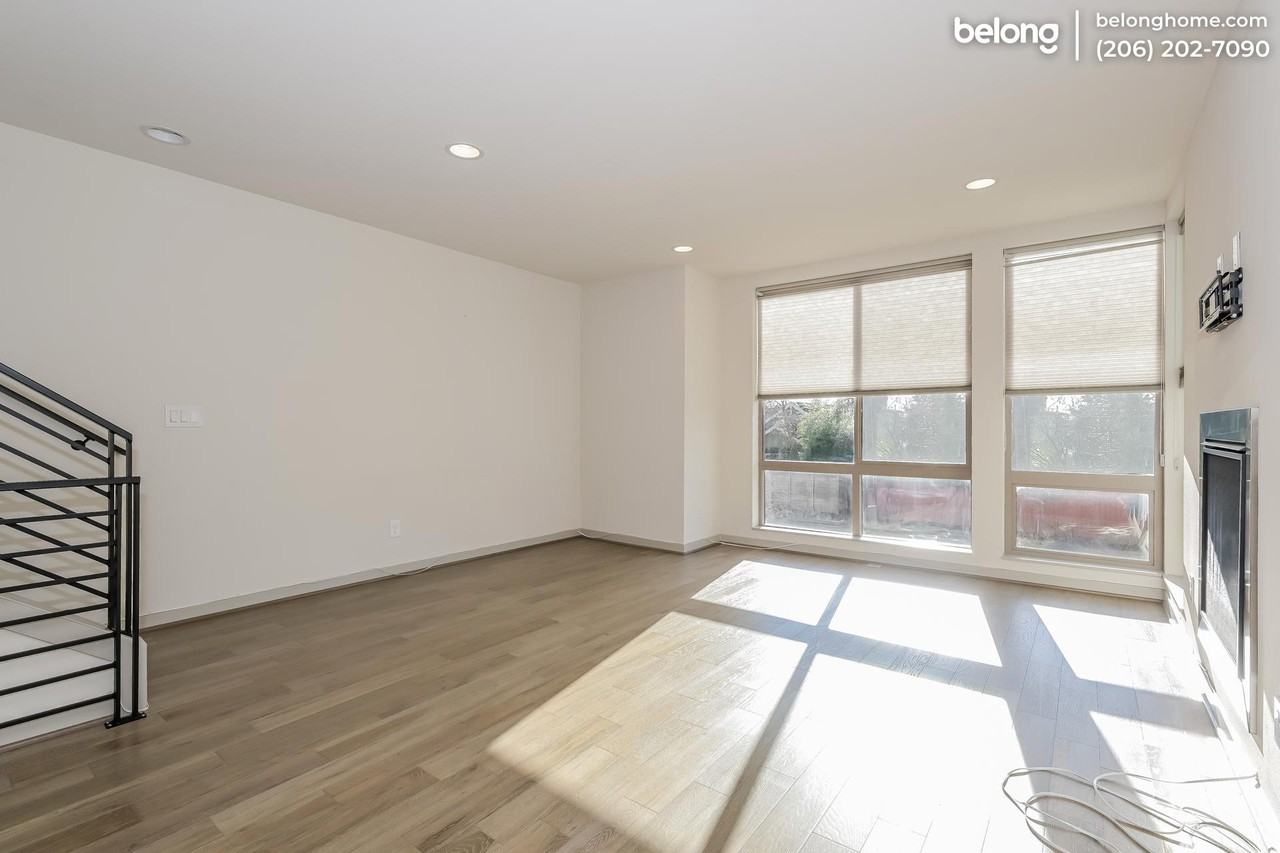 504 N 105th St - Photo 4 of 25