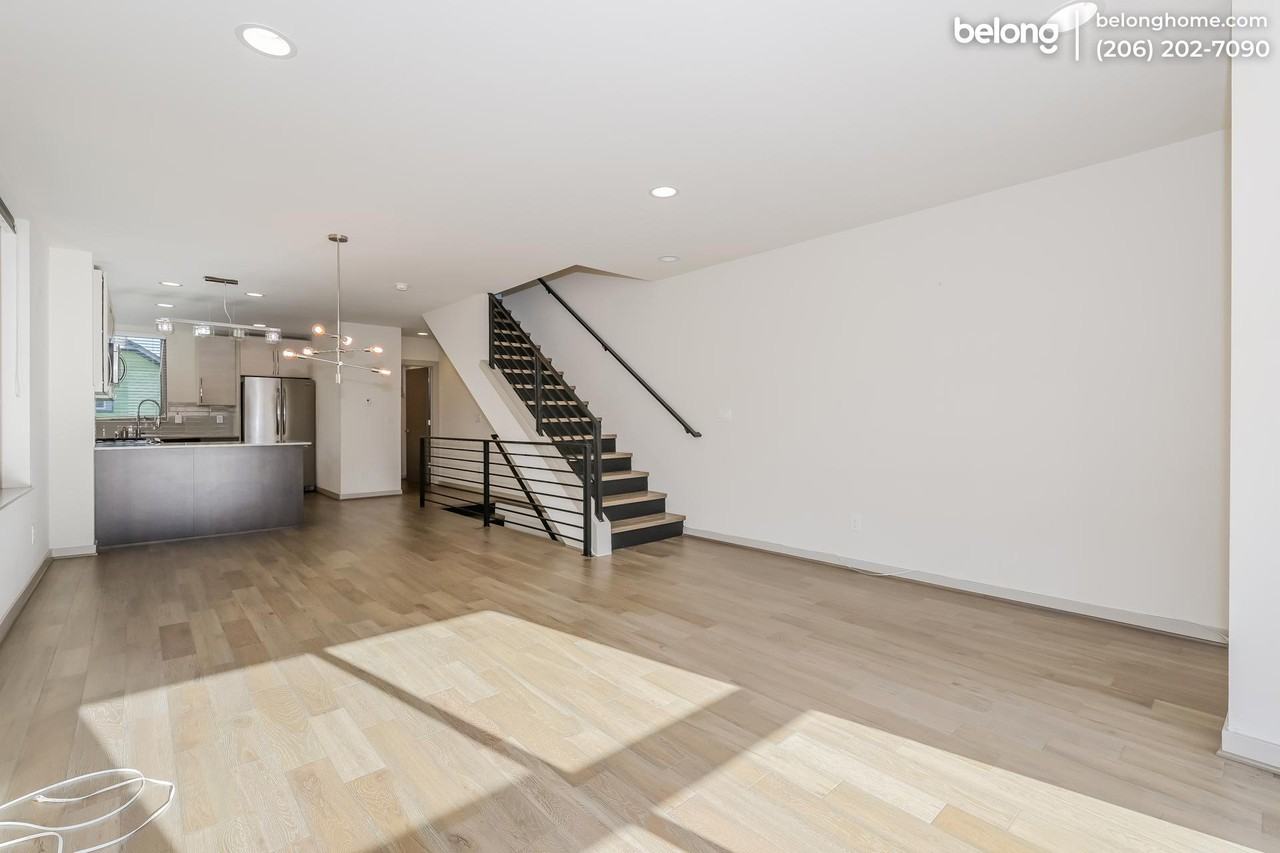 504 N 105th St - Photo 5 of 25