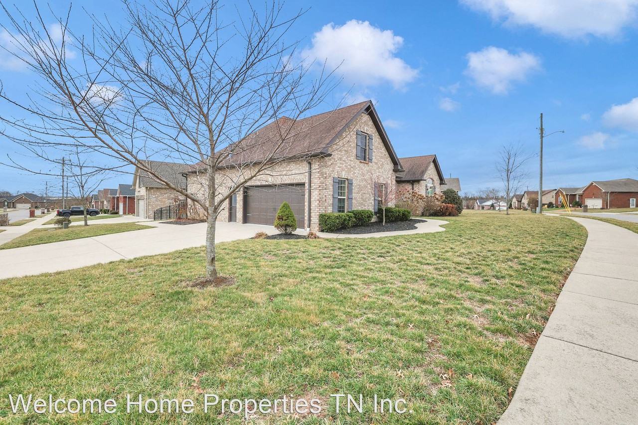 402 Lucy Cir - Photo 2 of 40