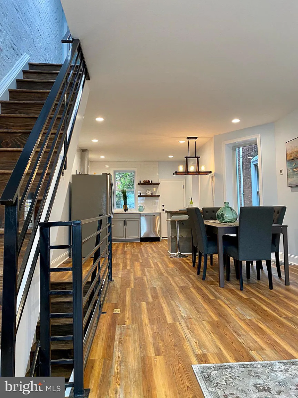 629 S Yewdall St - Photo 4 of 15