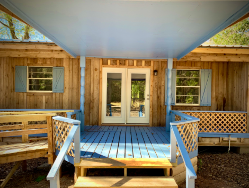 285 Marion Dr N - Photo 2 of 17