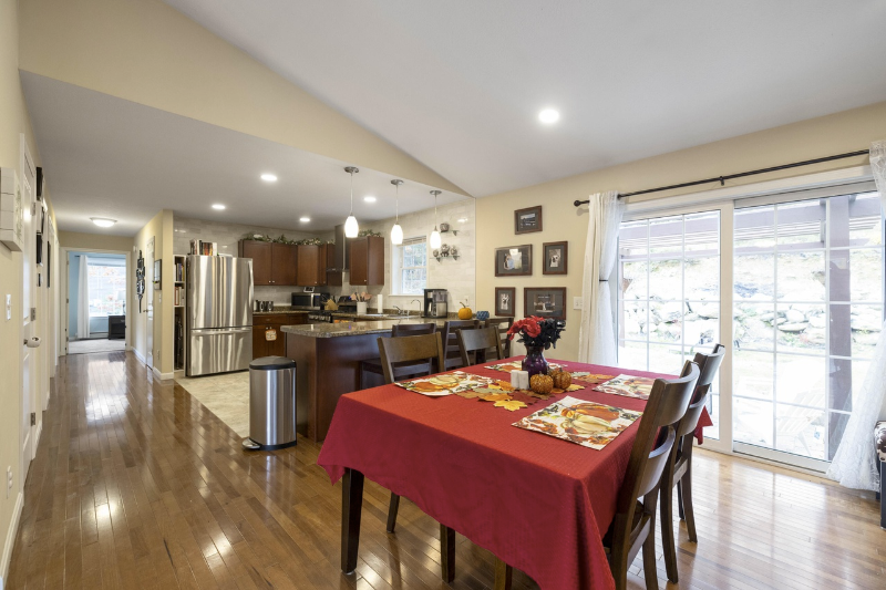 13 Panoramic Dr - Photo 3 of 10