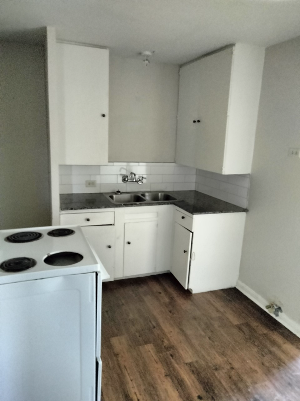 3707 Parkwood St - Photo 2 of 8