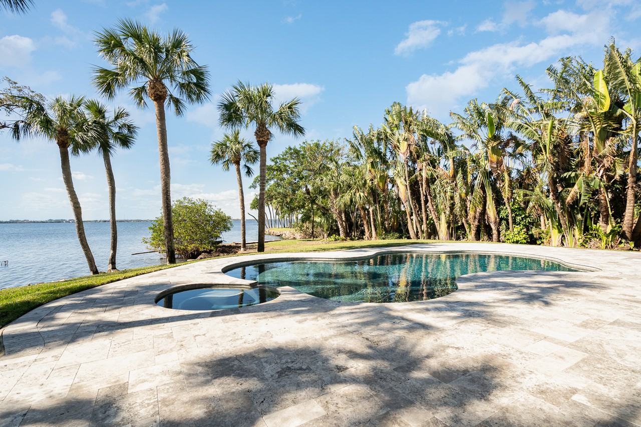 400 Richards Rd - Photo 2 of 30