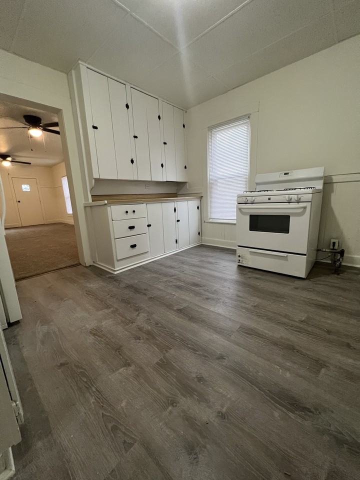 30 William St - Photo 3 of 9