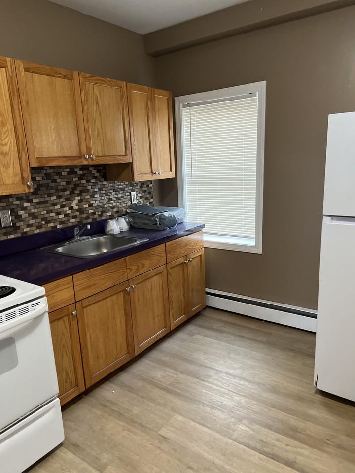 186 Cooke St #2ndFL - Photo 2 of 11