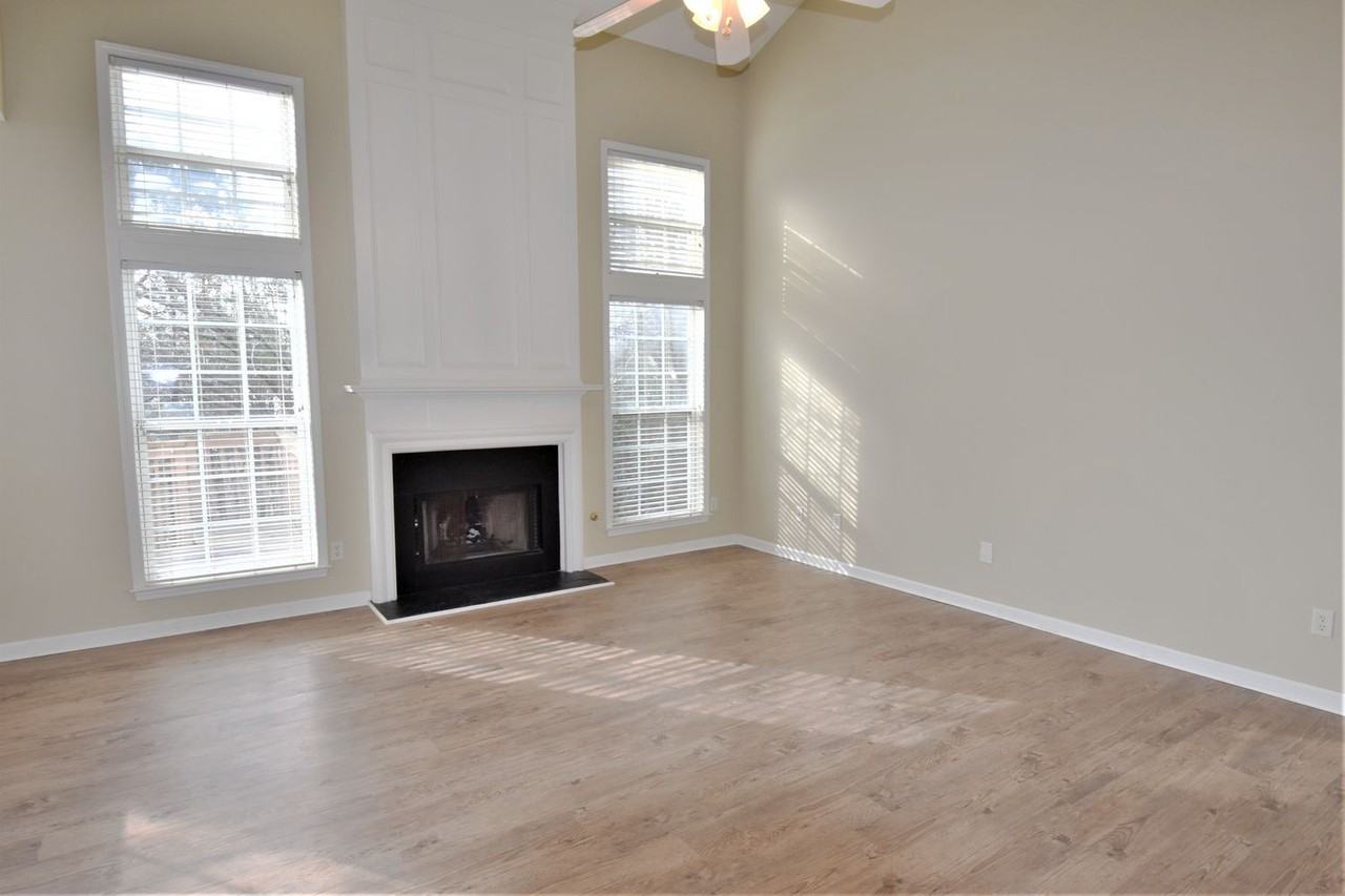 195 Lembeth Ct - Photo 3 of 12