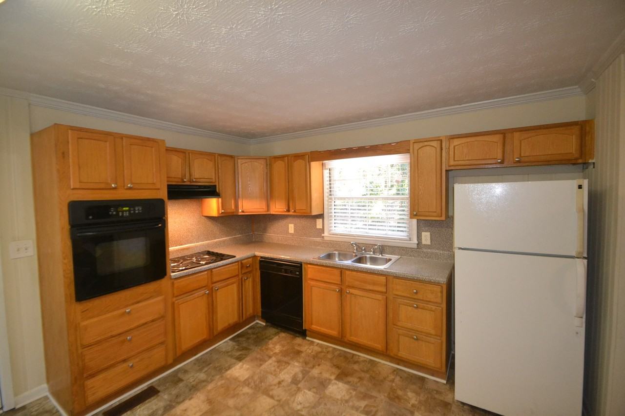 3086 Meadow Lark Ln - Photo 3 of 7