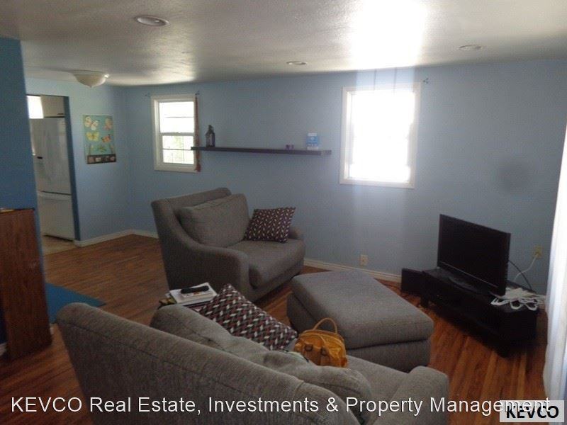 705 W Mulberry St - Photo 2 of 15