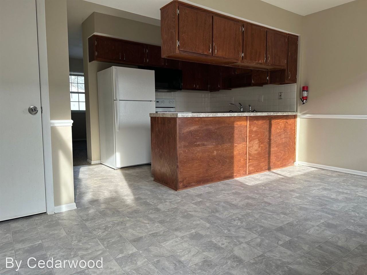 Cedarwood Apartments- 2 Bedroom 1 Bathroom - Photo 3 of 13