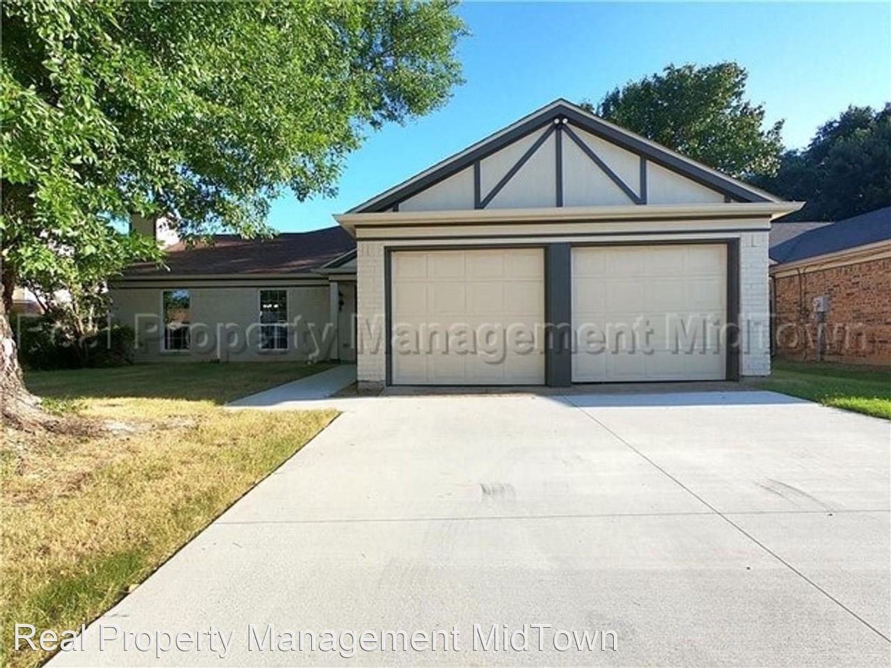 2325 Warwick Ave - Photo 2 of 33