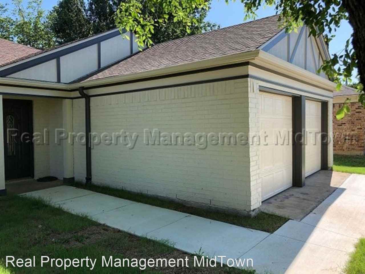 2325 Warwick Ave - Photo 3 of 33