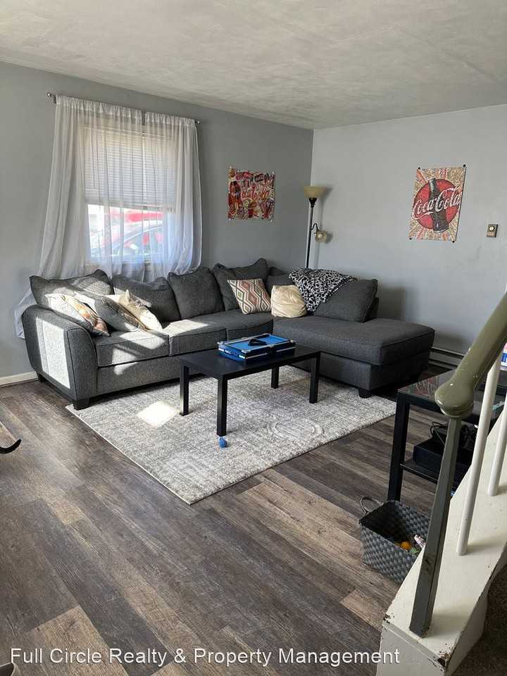 643 Water St - Photo 2 of 11