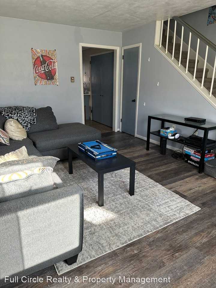 643 Water St - Photo 3 of 11