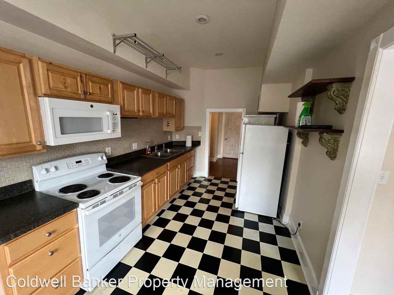 4 W Cork St. - Photo 3 of 8