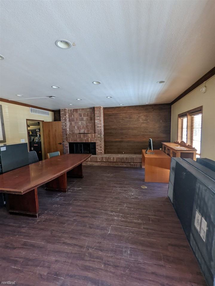 1300 Baystone Dr - Photo 3 of 10