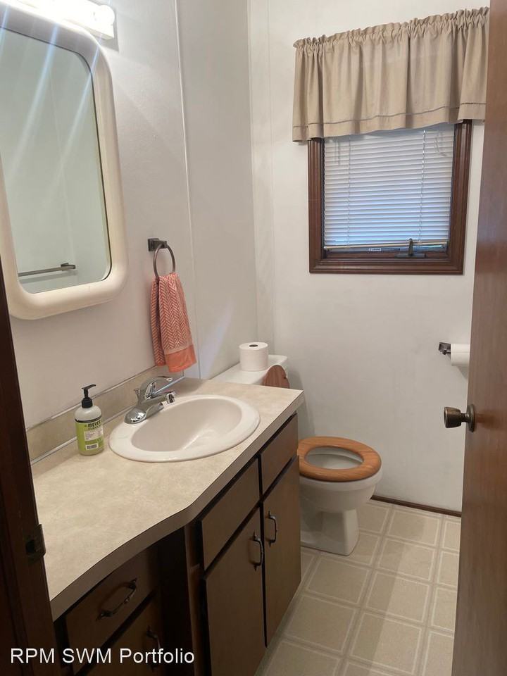 870 66th St - Photo 3 of 26