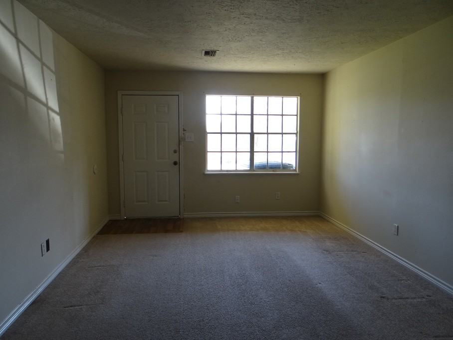 9590 Gardner St - Photo 3 of 14