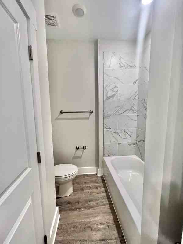 103 Bradford Ct - Photo 2 of 18