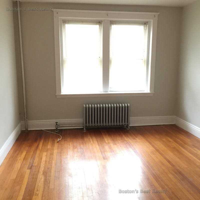 78 Kilsyth Rd #4 - Photo 3 of 15