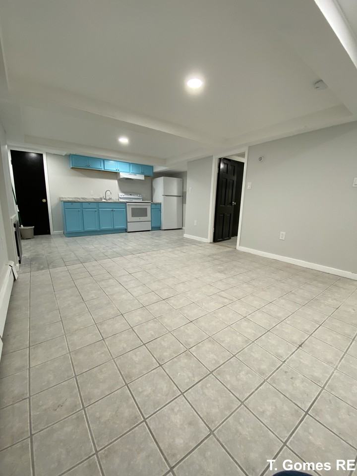 41 Winthrop Pkwy #B - Photo 3 of 16