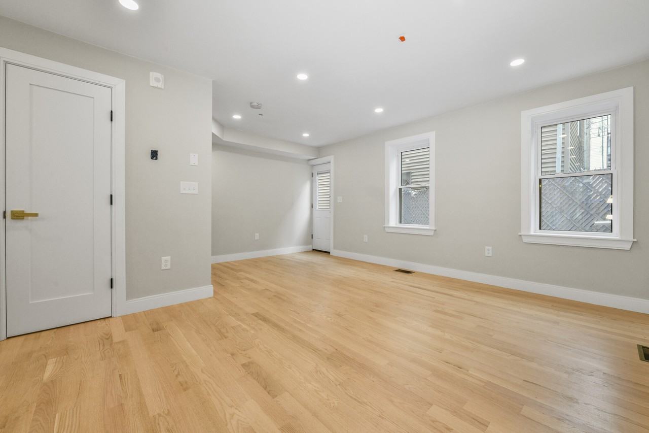 9 Webster Ave #1 - Photo 2 of 8