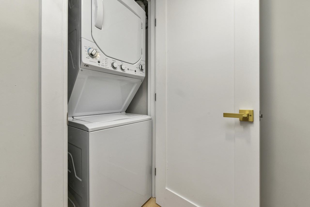 9 Webster Ave #1 - Photo 6 of 8