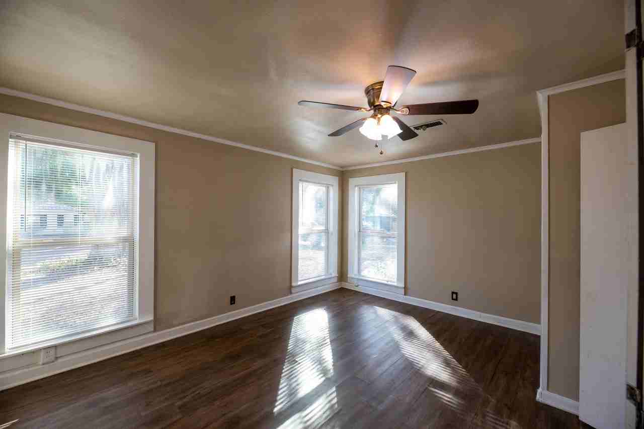 1813 Rose St - Photo 2 of 8