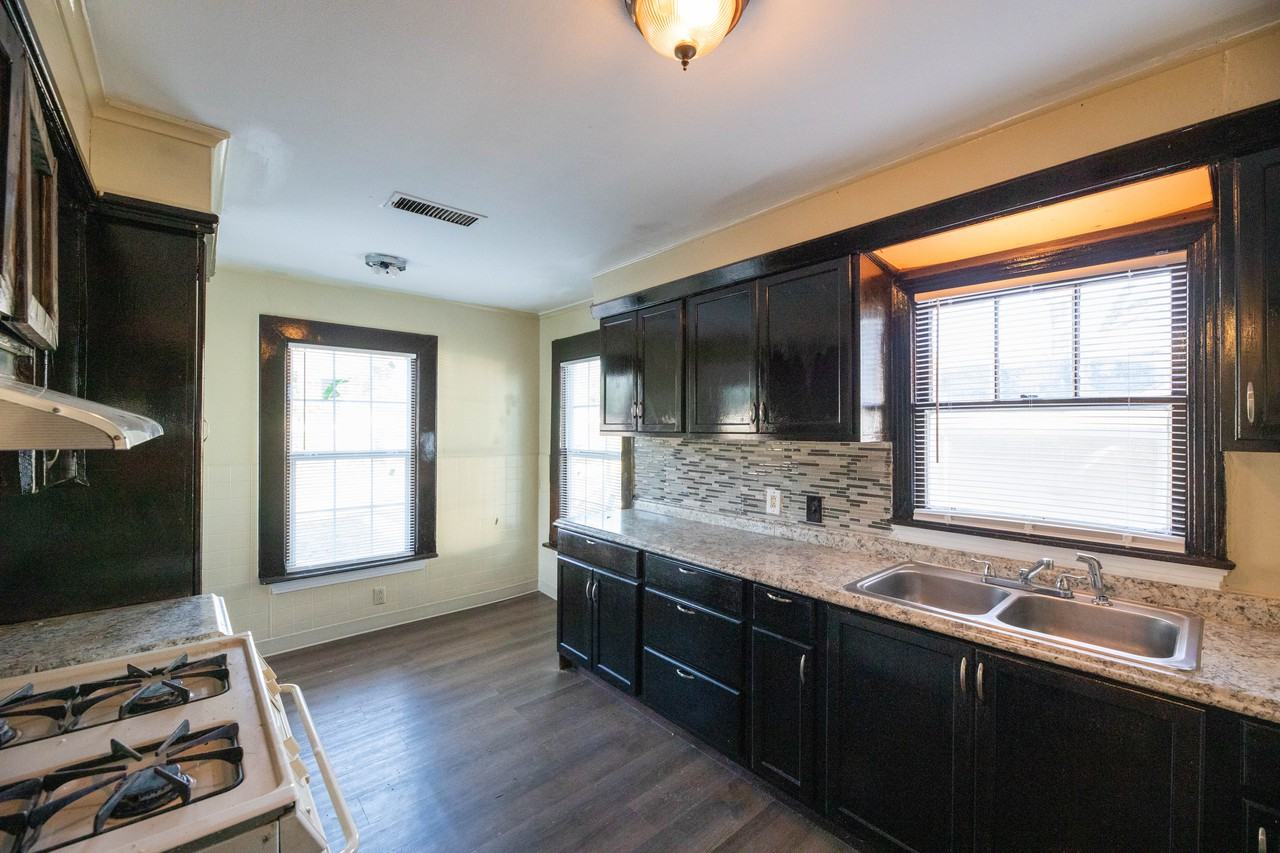 1813 Rose St - Photo 7 of 8